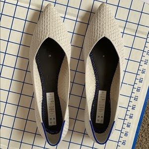 Rothys size 9 salt honeycomb points